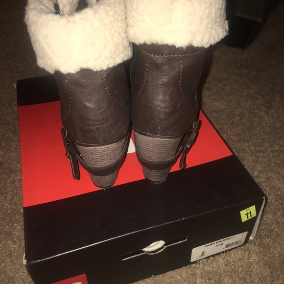 Women’s Guess Boots - Picture 2 of 7